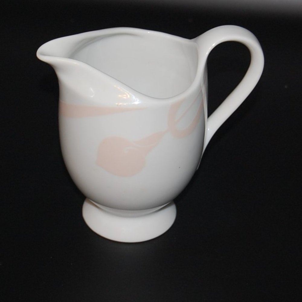 Mikasa Classic Flair Peach Creamer